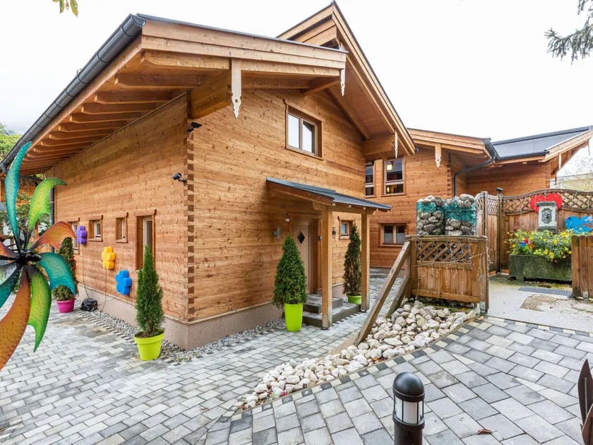 VIntage Chalet with Sauna and Jacuzzi in Kaprun - Image 1