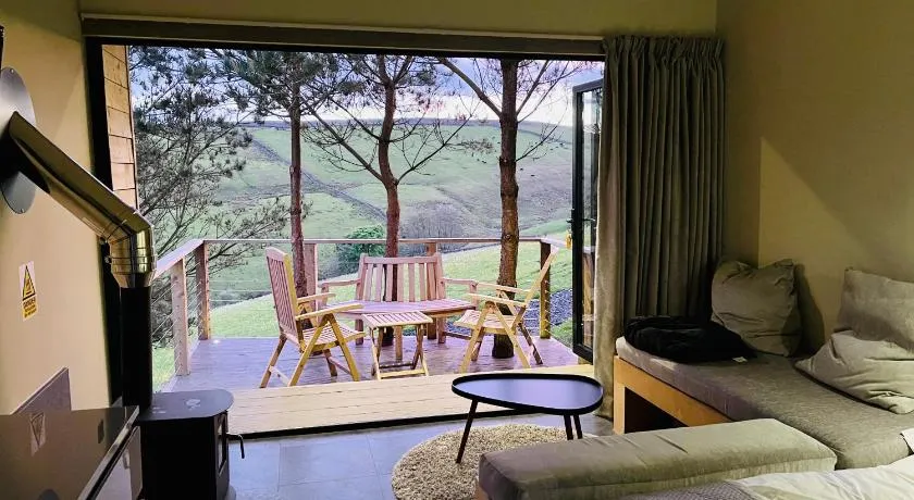 Valley View Pendle - Image 1