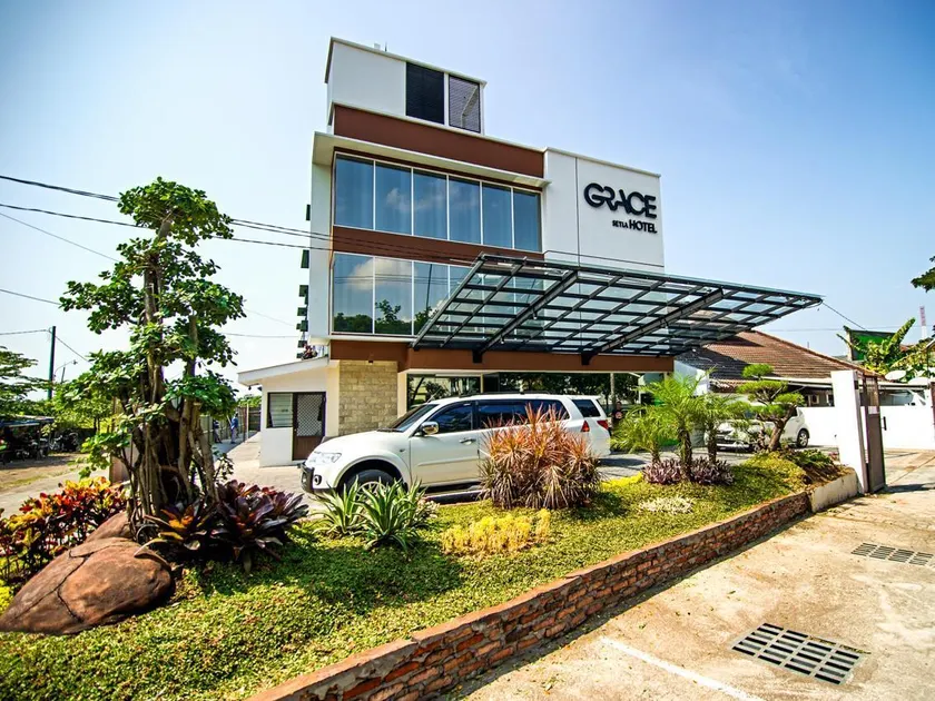 Grace Setia Hotel - Image 1
