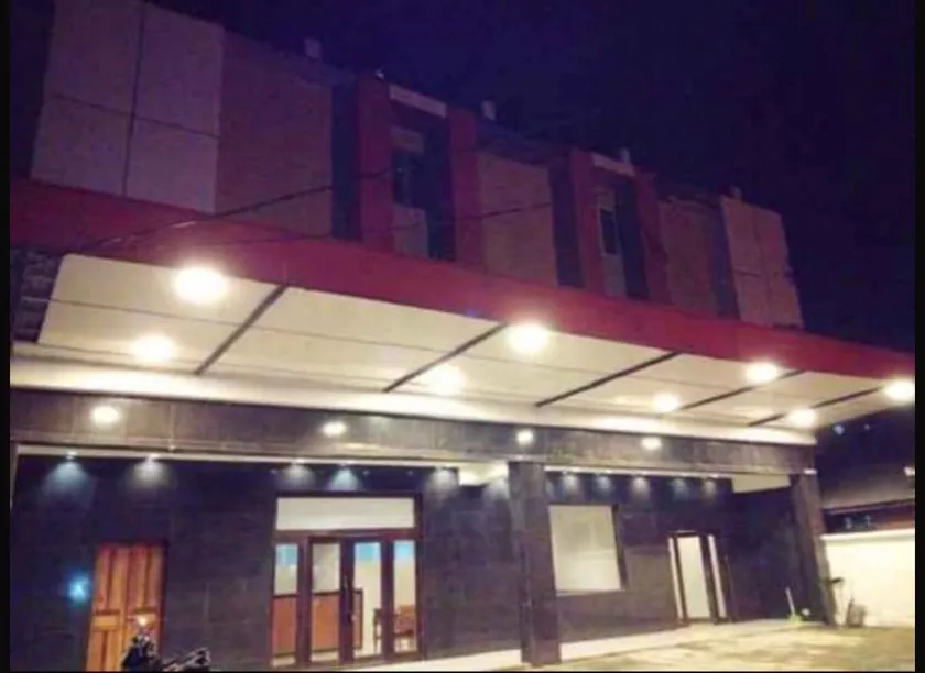 HOTEL NARITA KETAPANG - Image 1