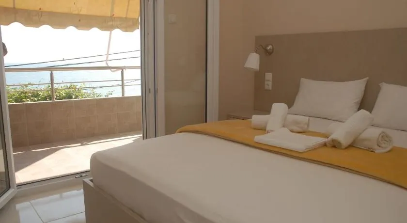 Eleni Kandilari Rooms - Image 1