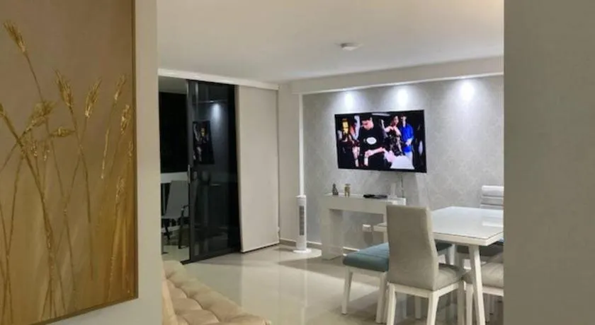 Hermoso Apartamento en el Rodadero, a tan sólo una cuadra de la playa! - Image 1