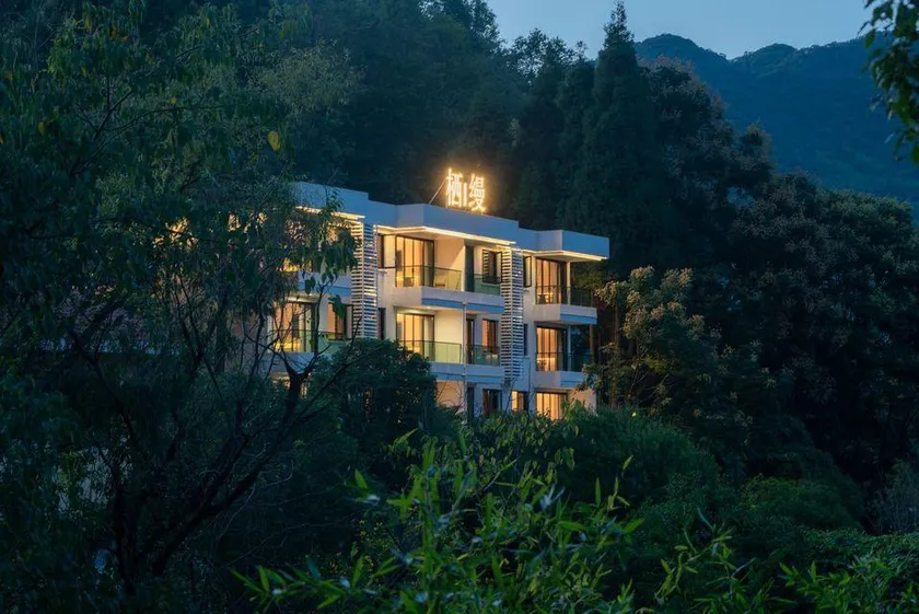 Dragon Palace Retreat Homestay - Image 1