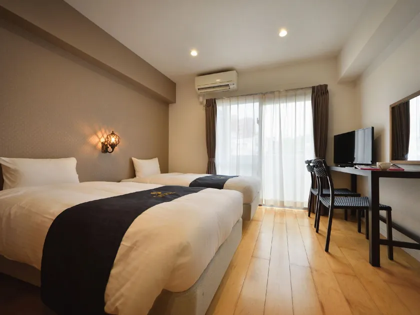 Condominium l's Inn - Image 1
