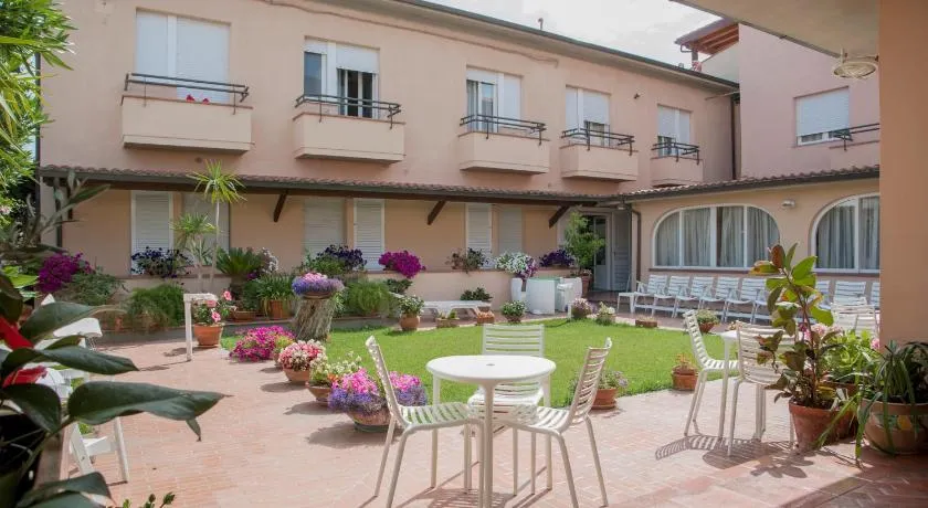Hotel Sabrina - Image 1