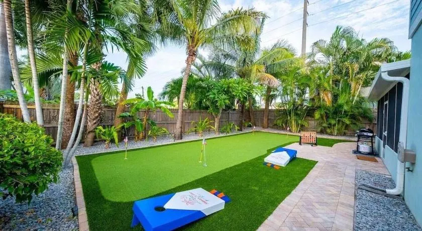 Beach house w/Putting Green/Game Rm/Rooftop Deck - Image 1