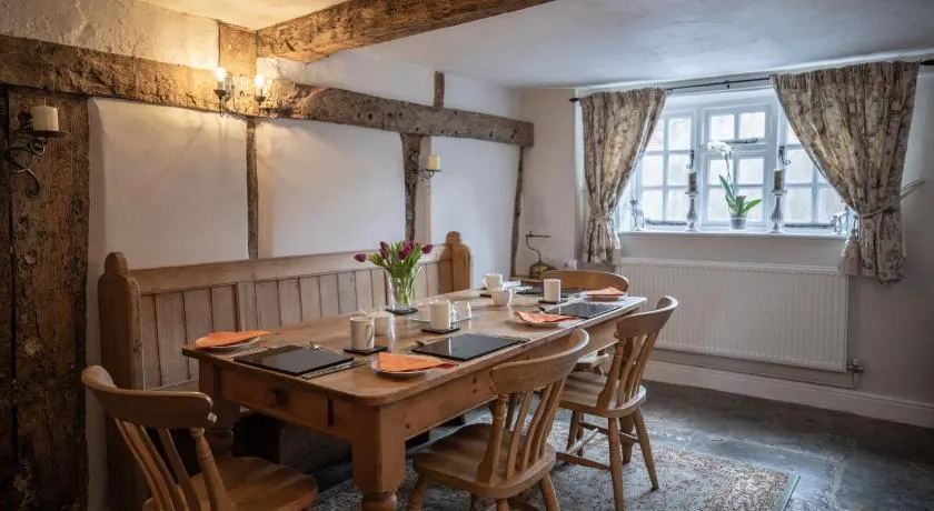 Old Beams Bed & Breakfast - Image 1