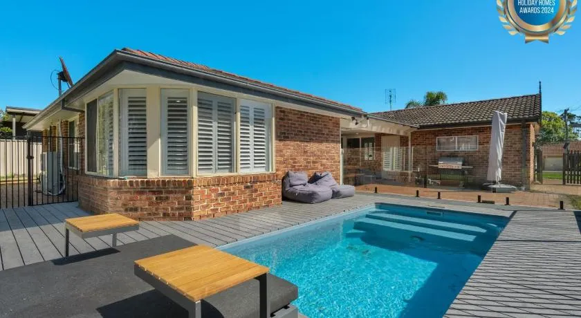 Serene Pet Friendly with Swimming Pool - Image 1