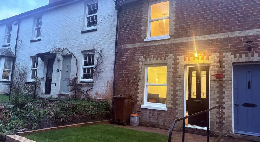 Church Cottage Cosy 3 Bed Victorian House in Frant - Image 1