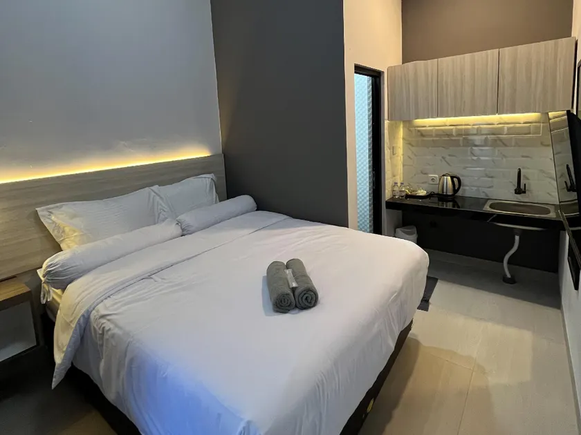 Kaira Room Guest House Syariah Mitra RedDoorz - Image 1