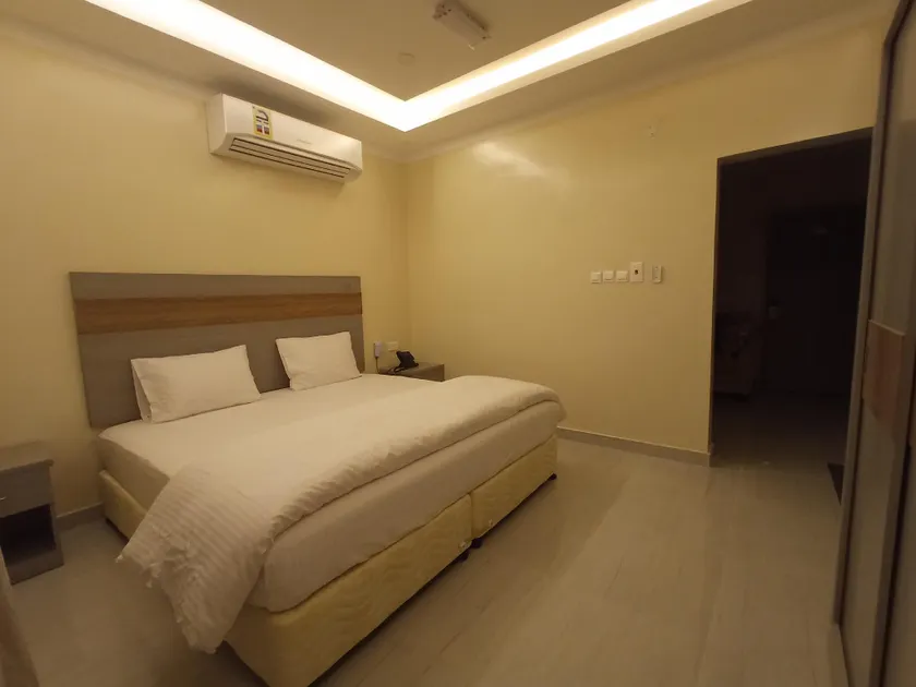 DUQUM PLAZA HOTEL - Image 1