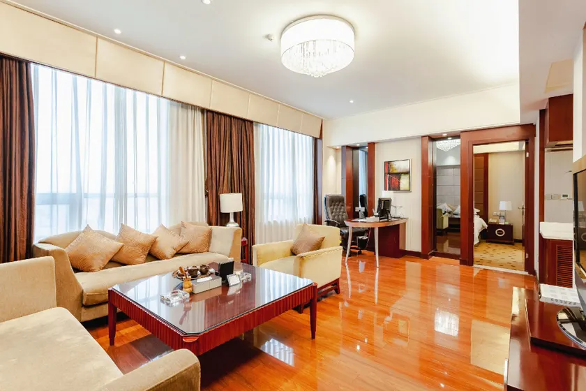 Yuanzhongfang Hotel - Image 1