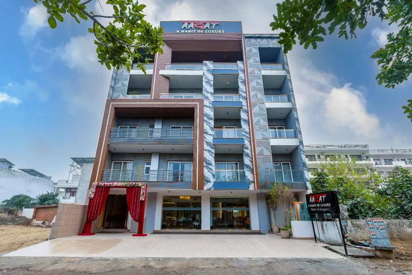 Aadat Hotel Near Artemis Hospital - Image 1