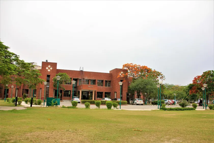 YMCA Greens - Image 1