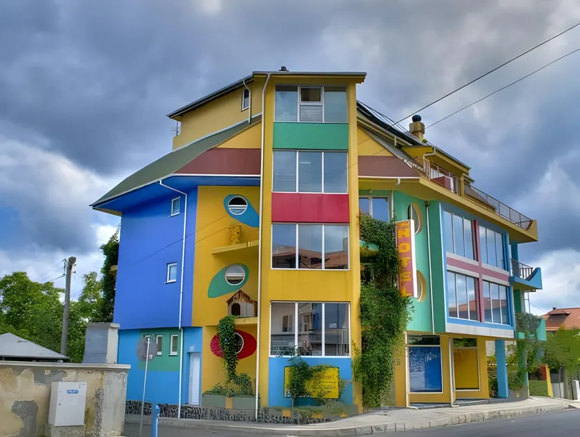 The Colourful Mansion Hotel - Image 1