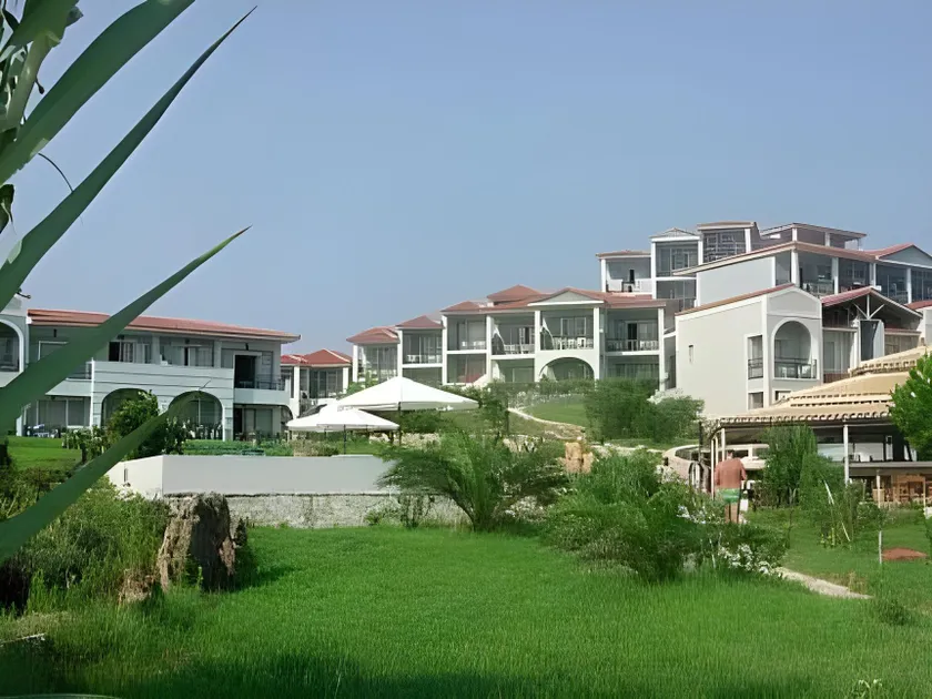 The Bay Hotel & Suites - Image 1