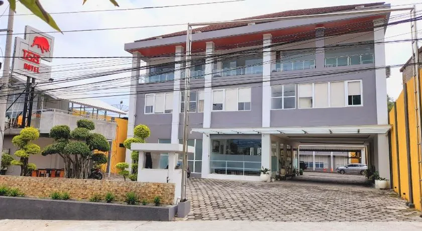 Hotel 168 Salatiga - Image 1