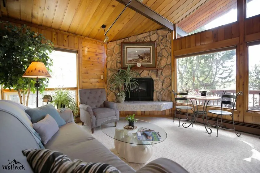 Jewel Lake Bed and Breakfast - Image 1