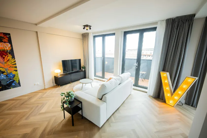 Charming City Penthouse Studio KS - Image 1