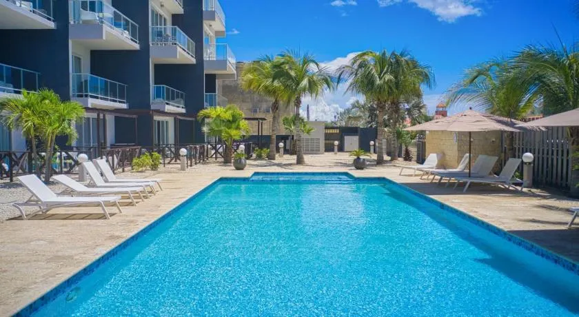 Palm Royal Condo 3BR at Palm Beach Hotel Area - Image 1