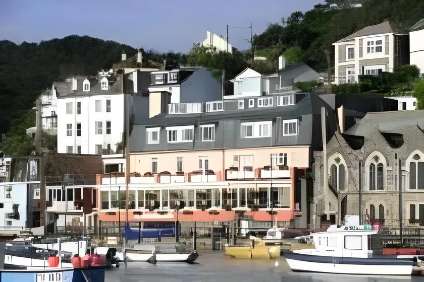 Portbyhan Hotel - Image 1