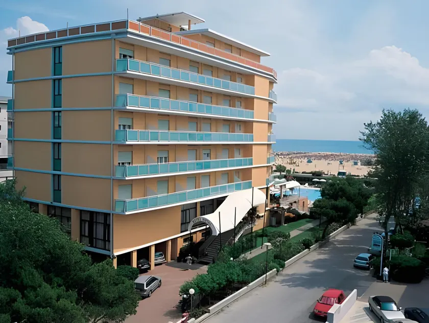 Hotel Royal - Image 1