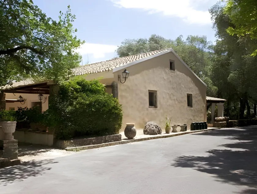 Pelecas Country Club - Image 1