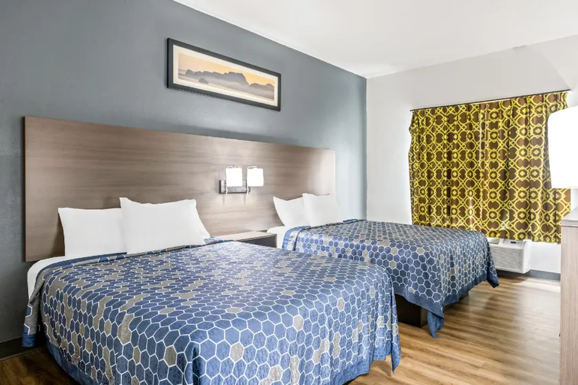Econo Lodge Jesup - Image 1