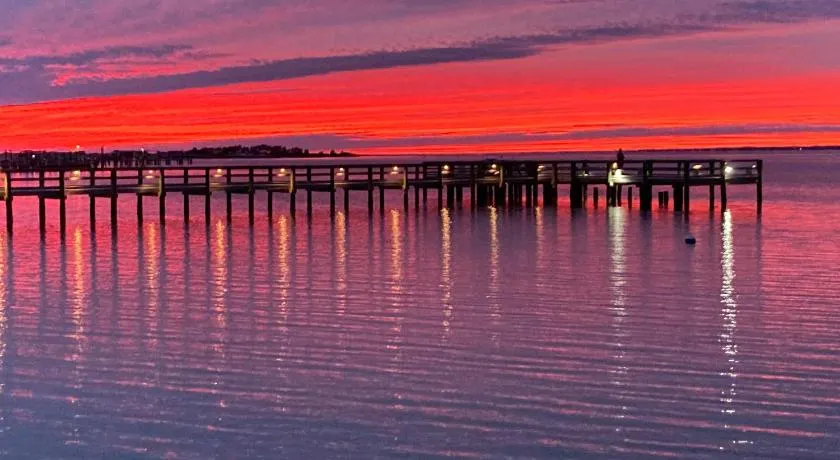 Sunset Harbor Palms 1-205, pool, fishing pier 2 guests - Image 1