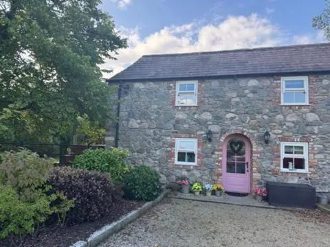 Loughanmore Court Cottage - Image 1