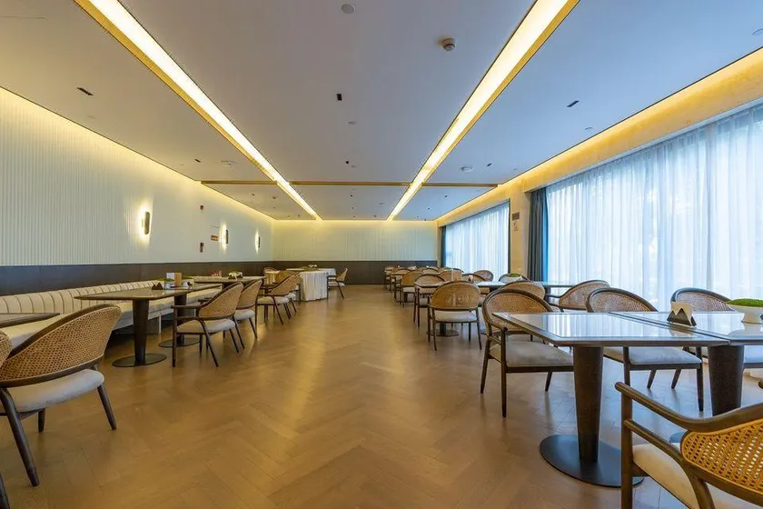 Zhonghui Hotel - Image 1