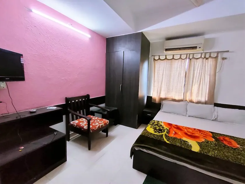 Chakra Nayan Tara Sonu Inn - Image 1