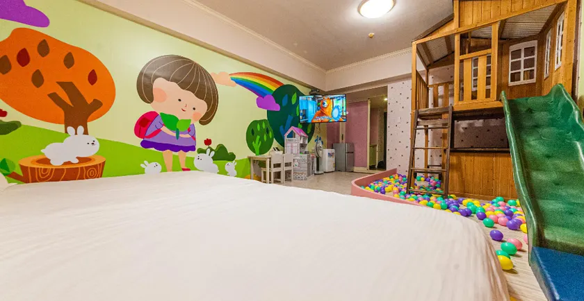 Luodong Night Market CP Guesthouse - Image 1
