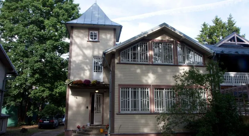 Sun Shine Apartments - Image 1