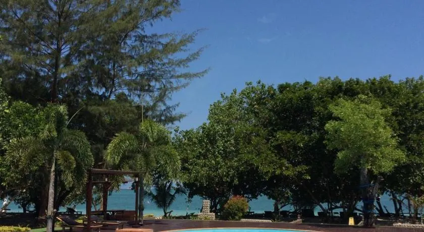 Phayam Cottage Resort - Image 1