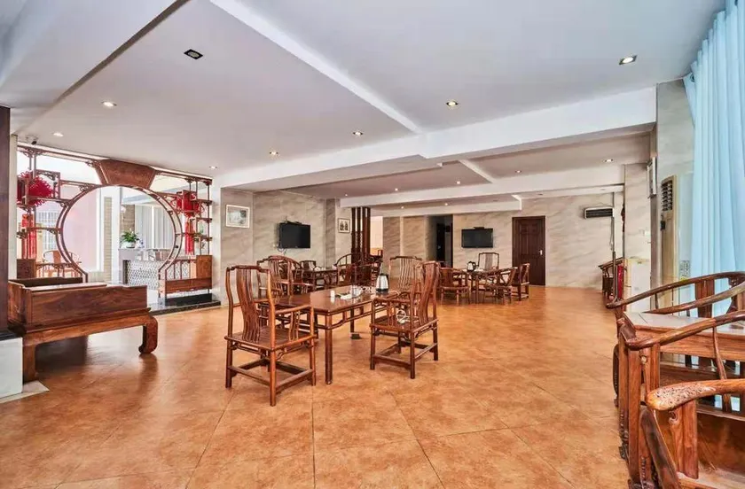 Hontailoy Hotel - Image 1