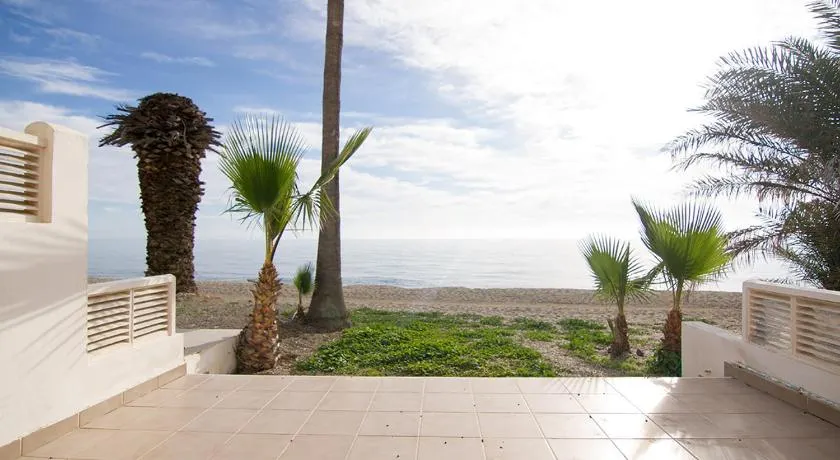 Bungalow de Lujo a pie de playa en Aguadulce - Image 1