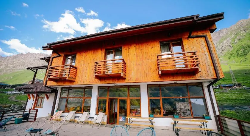 Alpenhaus Kazbegi Hotel & Restaurant - Image 1