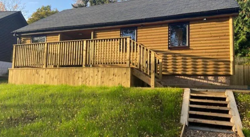 Blairgowrie Luxury 3 Bed Lodge with Hot Tub - Image 1
