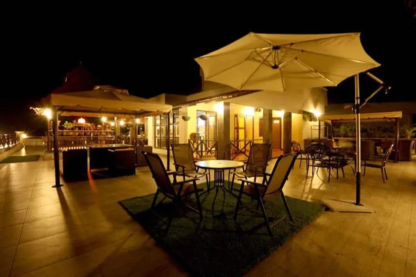 Hotel Grand Sharda - Image 1
