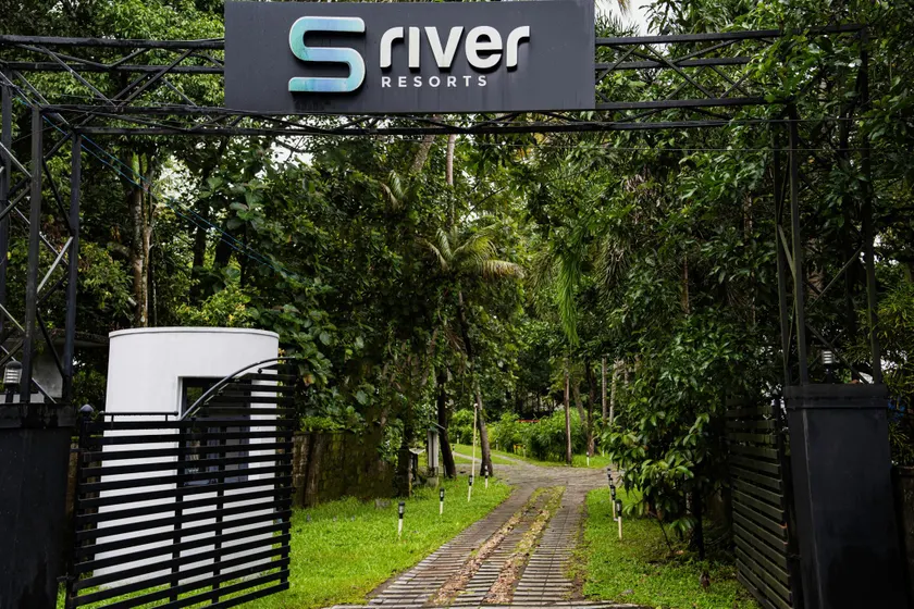 S RIVER RESORTS - Image 1