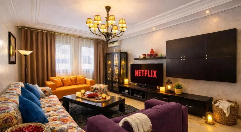 Chic-Top Amenity &Located in the center - 2 Bedrooms Apartment - Image 1