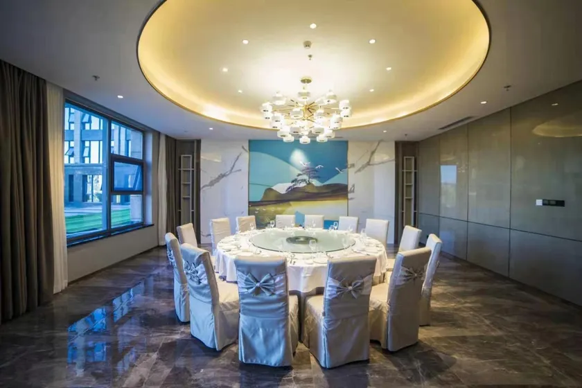 Yikang Hotel - Image 1