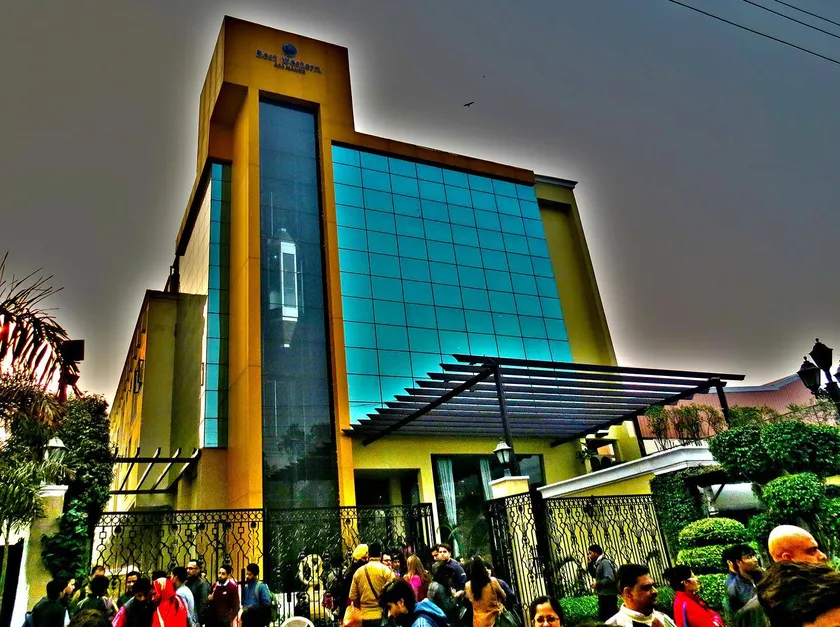 L'Elegant Hotel by Ace Manor - Image 1