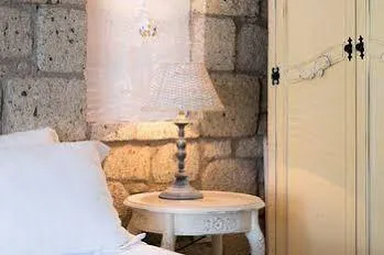 Asma Han Hotel - Image 1