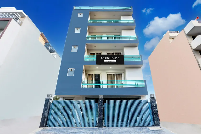 Super Townhouse Sector 52 Near Artemis Hospital - Image 1