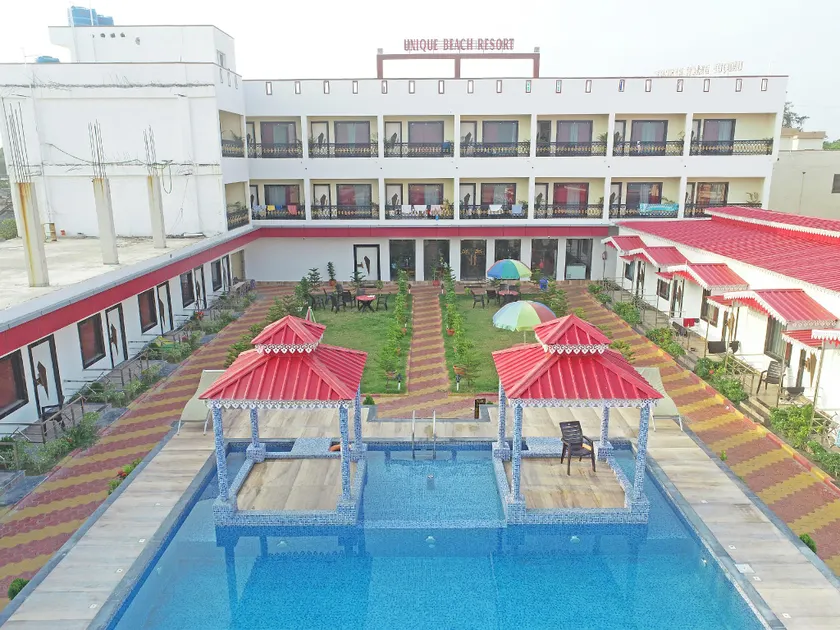 UNIQUE BEACH RESORT - Image 1