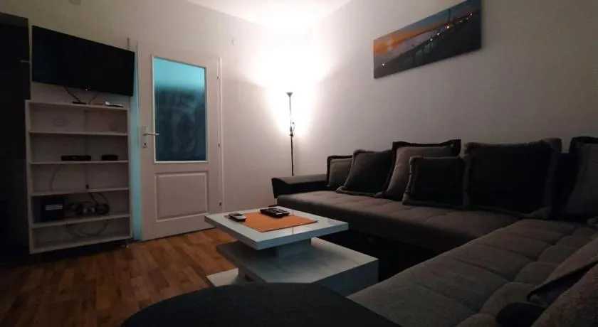 Malevilla Apartment - Image 1