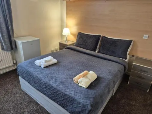 Osterley Park Hotel - Image 1