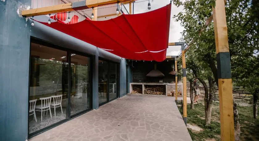 Vardeni Guesthouse - Image 1